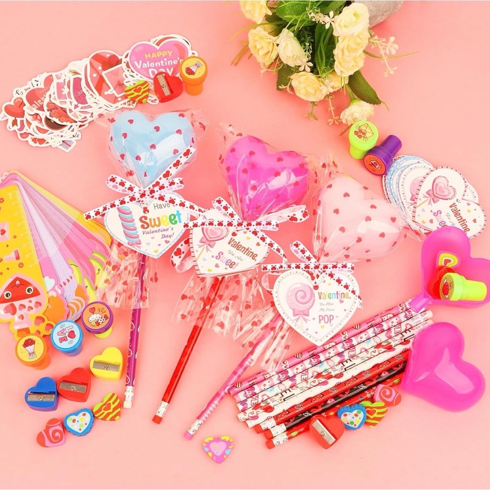 ❤️ Heart Party Supplies Set of 12